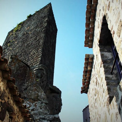 Découvrez NÈBRE, village médiéval